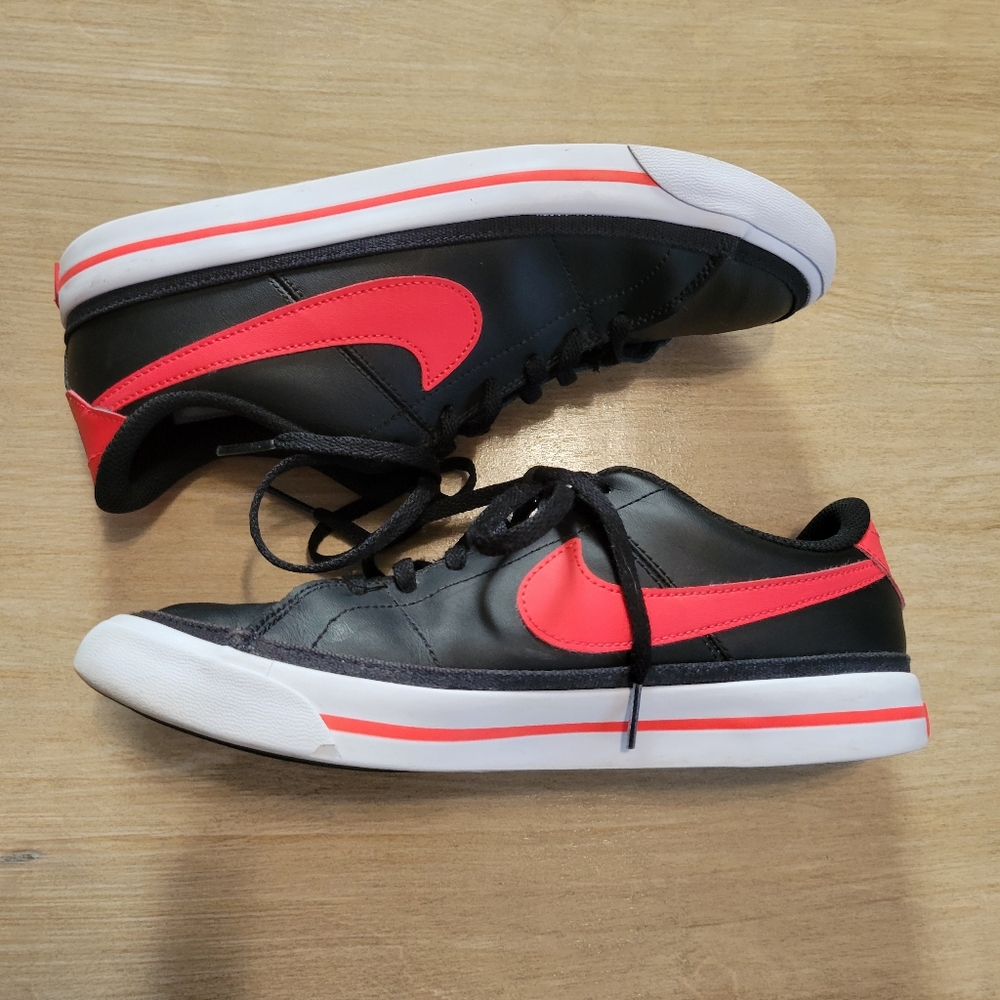 Nike Black and Red Athletic Sneakers